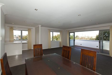 Photo of property in 2/1 Keys Street, Belmont, Auckland, 0622