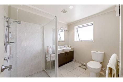 Photo of property in 66 Grovenor Drive, Orewa, 0931