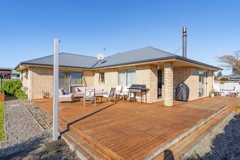 Photo of property in 24 Charles Street, Carterton, 5713