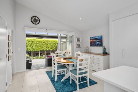 Photo of property in 37 Saint Pauls Drive, Brookfield, Tauranga, 3110