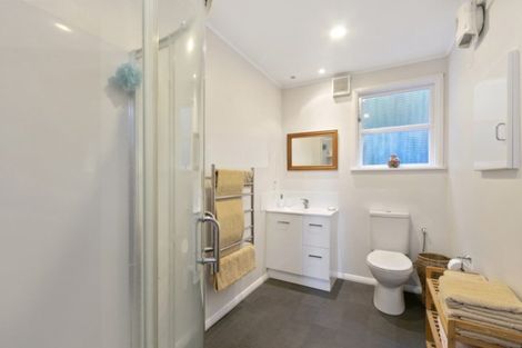 Photo of property in 31 Rakeiora Grove, Korokoro, Lower Hutt, 5012