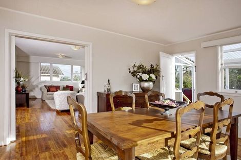 Photo of property in 25 Esmonde Road, Takapuna, Auckland, 0622