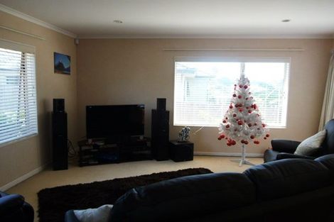 Photo of property in 4a Hugh Brown Drive, New Lynn, Auckland, 0600