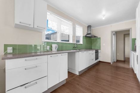 Photo of property in 11 Netherlands Avenue, Kelston, Auckland, 0602