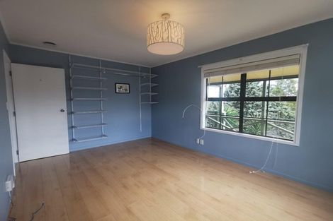 Photo of property in 17 Palmetto Place, Goodwood Heights, Auckland, 2105