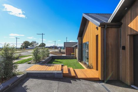 Photo of property in 25 Oralee Terrace, Peacocke, Hamilton, 3206