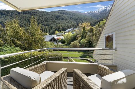 Photo of property in 18 Williams Street, Sunshine Bay, Queenstown, 9300