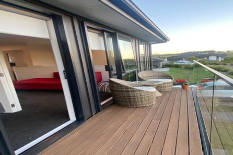 Photo of property in 28 Walter Lawry Road, Paerata, Pukekohe, 2124