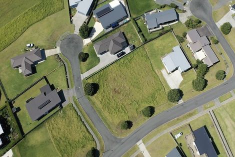 Photo of property in 2 Pipi Place, Baylys Beach, 0377