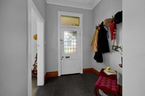 Photo of property in 237 South Road, Hawera, 4610