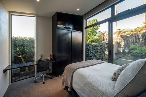 Photo of property in 1 Tiri Road, Takapuna, Auckland, 0620
