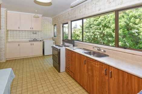 Photo of property in 13 Lawrence Crescent, Hillpark, Auckland, 2102