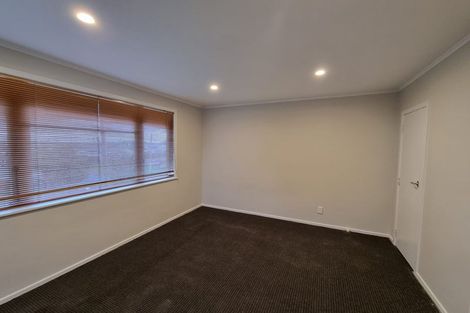 Photo of property in 19 Barrys Road, Glendene, Auckland, 0602