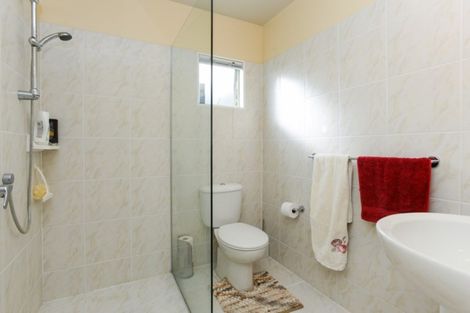 Photo of property in 2 Queens Walk, Taradale, Napier, 4112