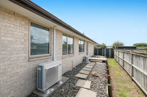 Photo of property in 9 Raabia Close, Parakai, 0830