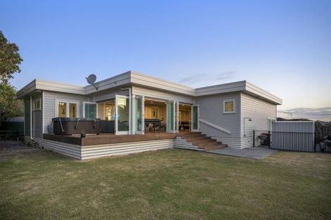 Photo of property in 10 Mariri Place, Waitarere Beach, Levin, 5510