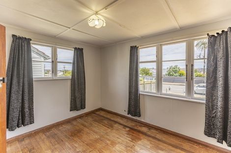 Photo of property in 69 Racecourse Road, Waipukurau, 4200