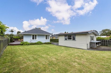 Photo of property in 12 London Street, Te Atatu Peninsula, Auckland, 0610
