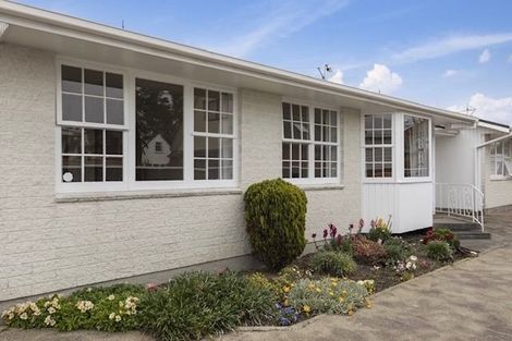 Photo of property in 2/53 Ludlam Crescent, Woburn, Lower Hutt, 5010