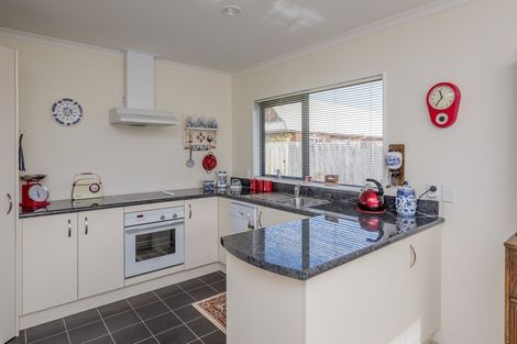 Photo of property in Rangeview Villas, 37/9 Fuller Close, Levin, 5510