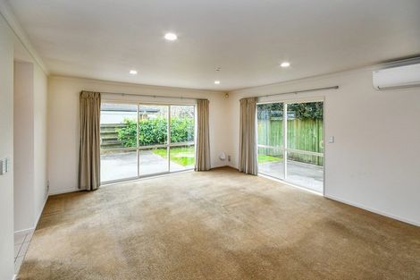 Photo of property in 356a Great South Road, Opaheke, Papakura, 2113