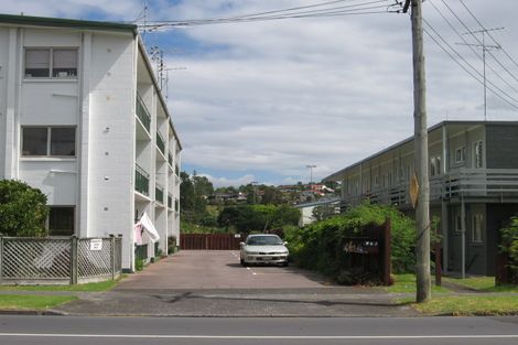 Photo of property in 6/762 Beach Road, Browns Bay, Auckland, 0630