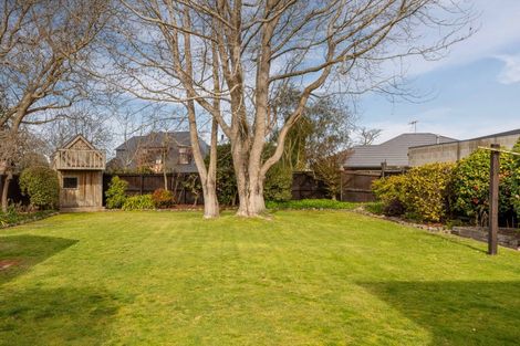 Photo of property in 33 Galway Avenue, Bryndwr, Christchurch, 8052