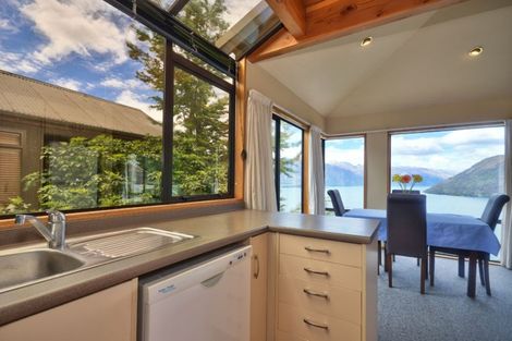 Photo of property in 116a Wynyard Crescent, Fernhill, Queenstown, 9300