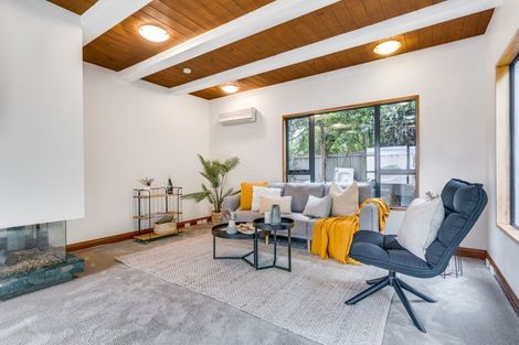 Photo of property in 2/155 Yaldhurst Road, Sockburn, Christchurch, 8042