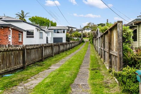 Photo of property in 27 Merriefield Avenue, Forrest Hill, Auckland, 0620