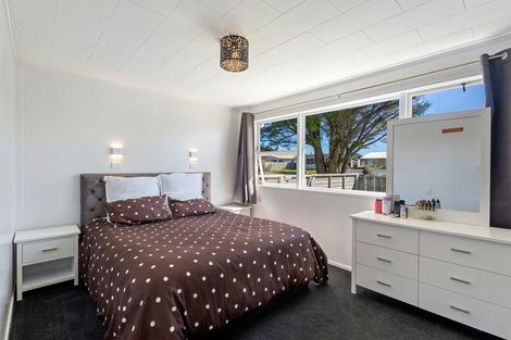 Photo of property in 4 Robert Mckeen Street, Otaki Beach, Otaki, 5512