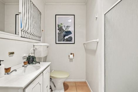 Photo of property in 8 Terrylyn Drive, Hillcrest, Auckland, 0627