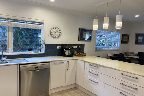 Photo of property in 39 Emlyn Place, Torbay, Auckland, 0630