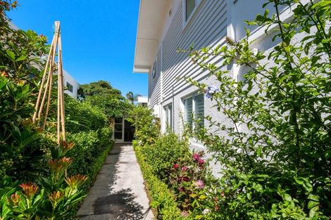 Photo of property in 93 Marine Parade, Mount Maunganui, 3116