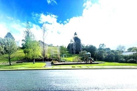 Photo of property in 48 Topliss Drive, Northcross, Auckland, 0632