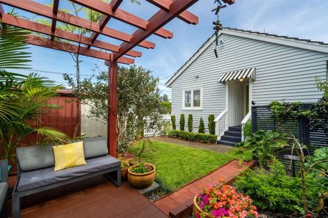 Photo of property in 1/21 Stanley Avenue, Milford, Auckland, 0620