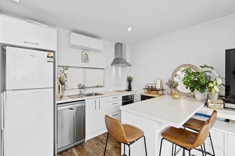 Photo of property in 31 Reynolds Place, Papamoa Beach, Papamoa, 3118