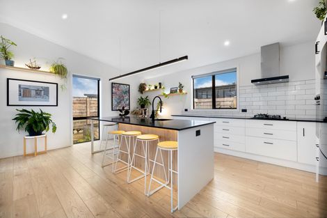 Photo of property in 5 Peterculter Drive, Wanaka, 9305