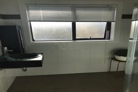 Photo of property in 33 Howe Street, Howick, Auckland, 2014