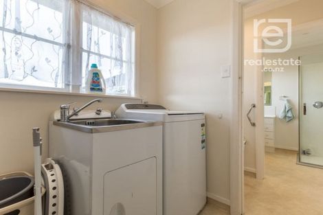Photo of property in 11 Aberdeen Avenue, Takaro, Palmerston North, 4412