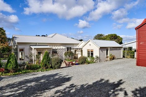 Photo of property in 6 Ngaio Gorge Road, Ngaio, Wellington, 6035