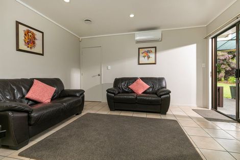 Photo of property in 74 Vintage Drive, Henderson, Auckland, 0612