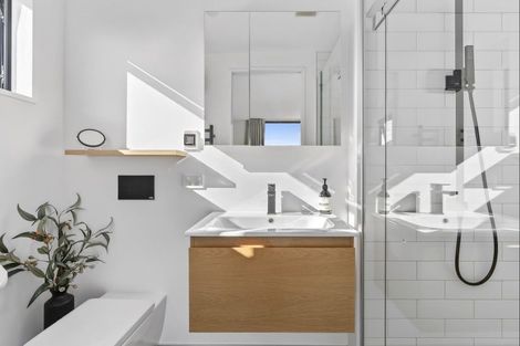 Photo of property in 1 Glen Dene Crescent, Wanaka, 9305