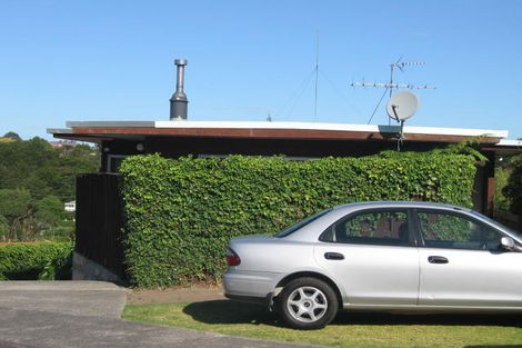 Photo of property in 1/5 Havana Place, Glenfield, Auckland, 0629