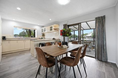 Photo of property in 5 Monique Place, Dinsdale, Hamilton, 3204