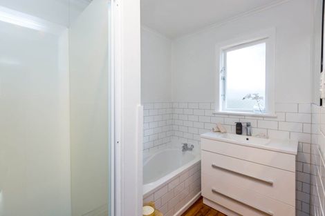 Photo of property in 3 Kashmir Avenue, Clouston Park, Upper Hutt, 5018