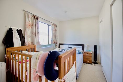 Photo of property in Lynn Park Terrace, 23/12 Ambrico Place, New Lynn, Auckland, 0600