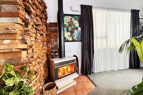 Photo of property in 131 Chelsea View Drive, Chatswood, Auckland, 0626