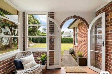 Photo of property in 31 Norwood Road, Bayswater, Auckland, 0622