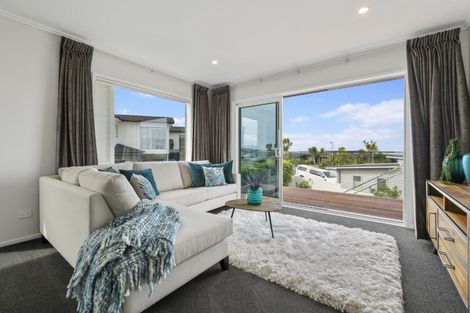 Photo of property in 36 Manhattan Rise, Orewa, 0931